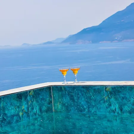 Lyxos Hotel