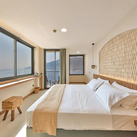 Lyxos Hotel *