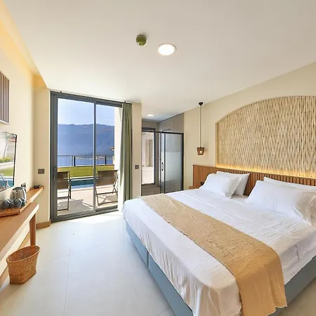 Hotel Lyxos *