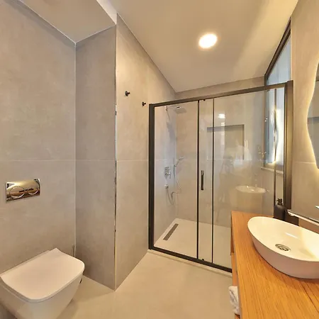 Hotell Lyxos - Adults Only Over 12 *