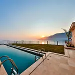 Hotel Lyxos