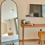 Hotel Lyxos *