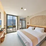 Lyxos Hotel *