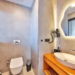 Lyxos Hotel