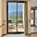 Lyxos Hotel *