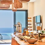 Lyxos Hotel *